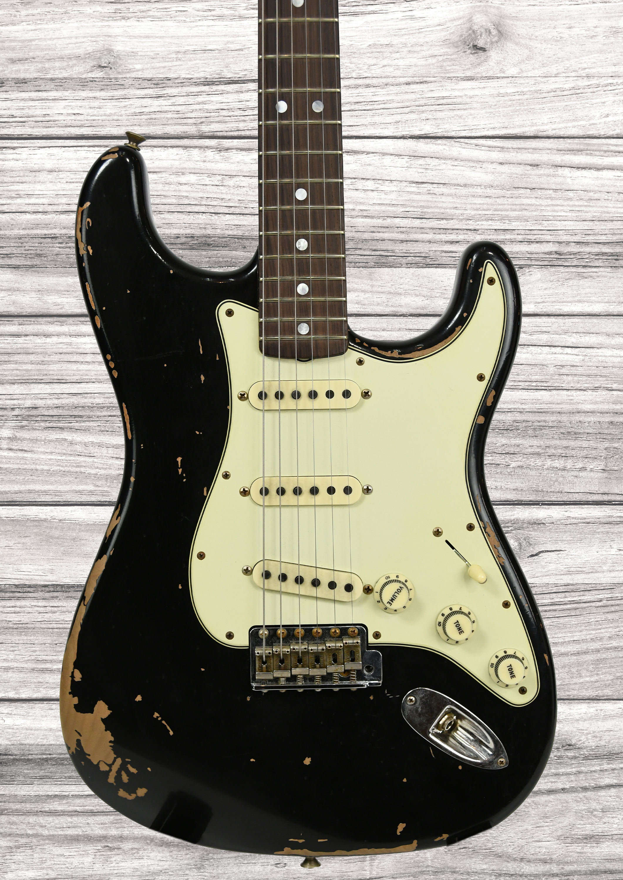 fender-michael-landau-signature-1968-stratocaster-relic-black_68f798e64d41c.jpg