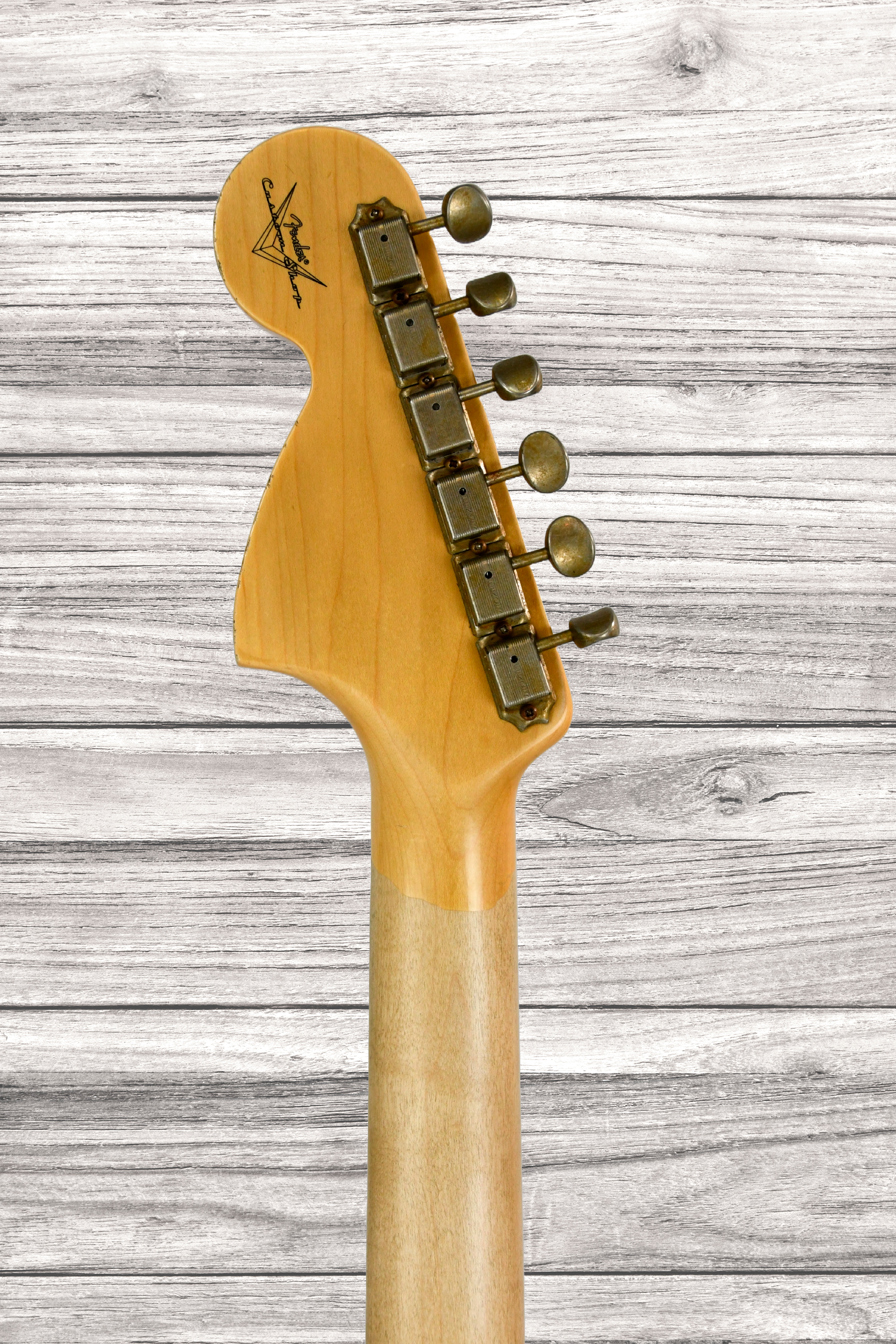 fender-michael-landau-signature-1968-stratocaster-round-laminated-rosewood-black_679bba6e6f1f3.jpg