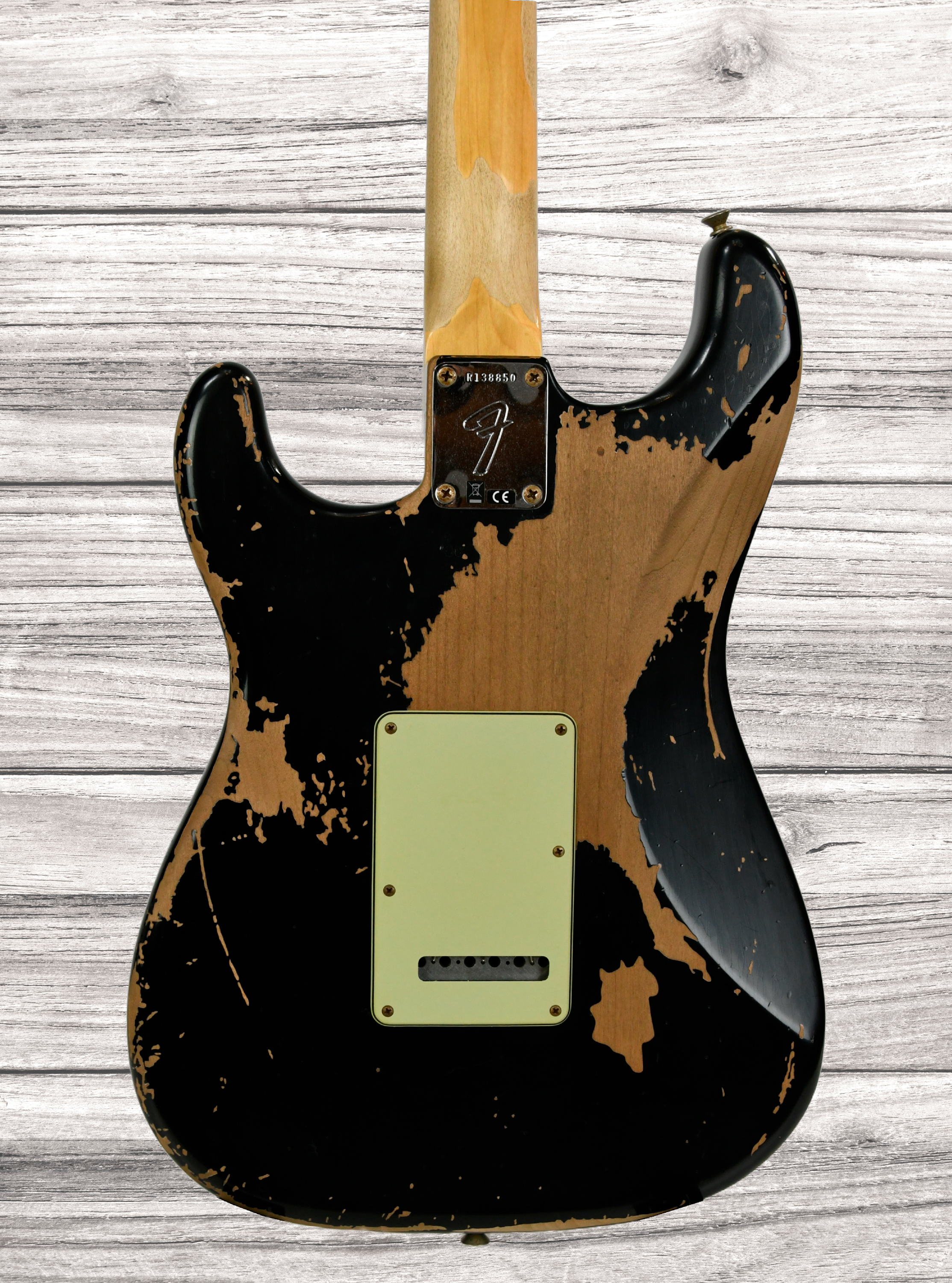 fender-michael-landau-signature-1968-stratocaster-round-laminated-rosewood-black_679bba778e675.jpg
