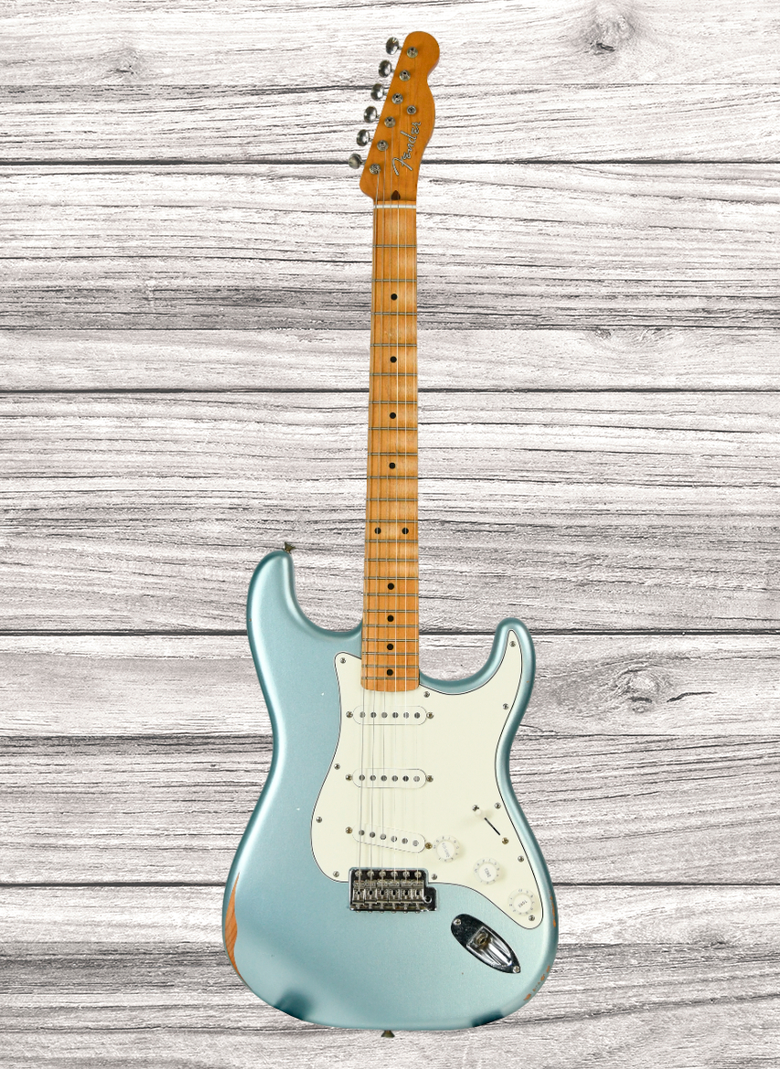 fender-vintera-road-worn-mischief-maker-stratocaster-maple-fingerboard-firemist-silver_66880b13d7376.jpg