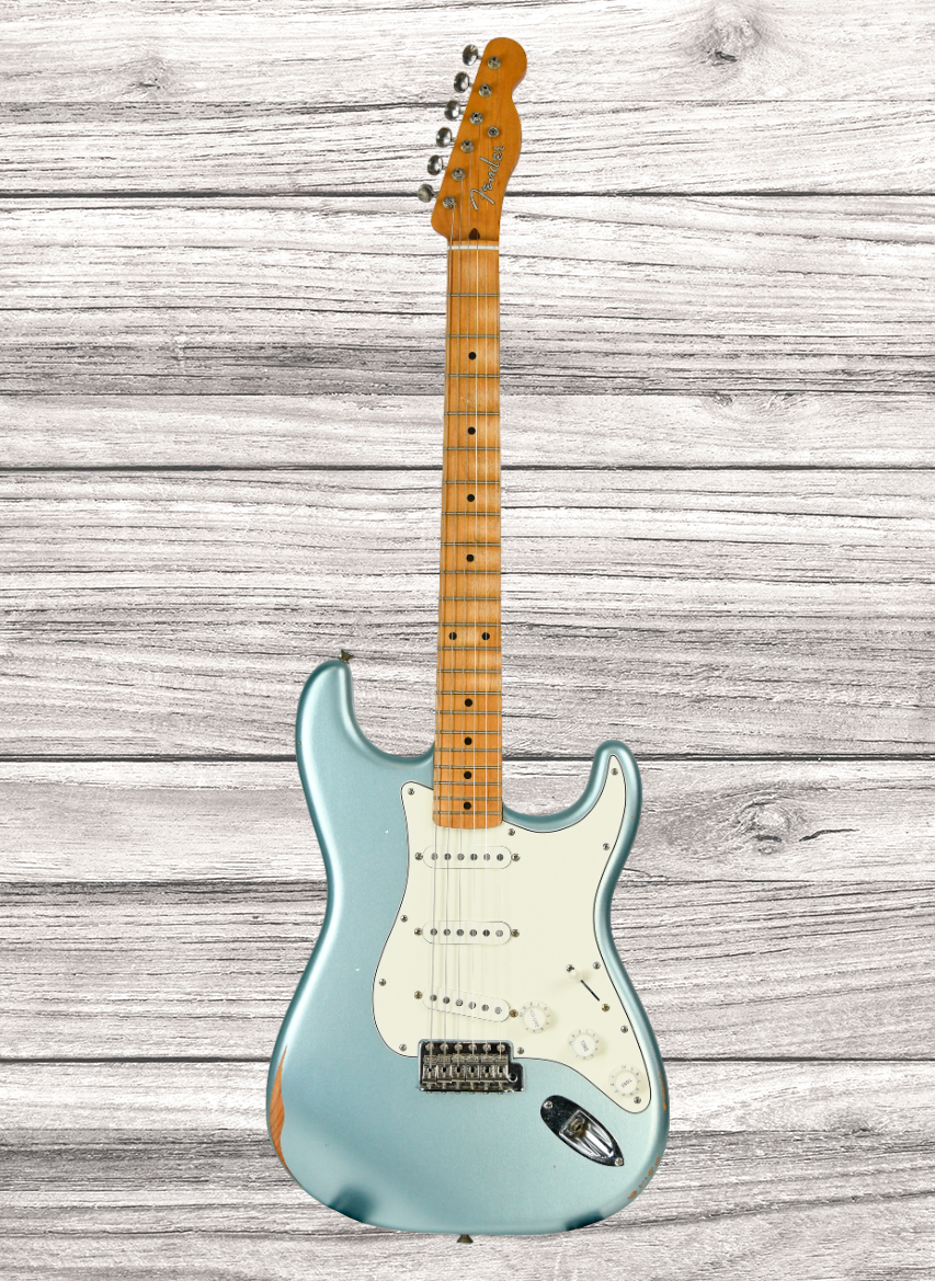 fender-vintera-road-worn-mischief-maker-stratocaster-maple-fingerboard-firemist-silver_66880b13d7376.png