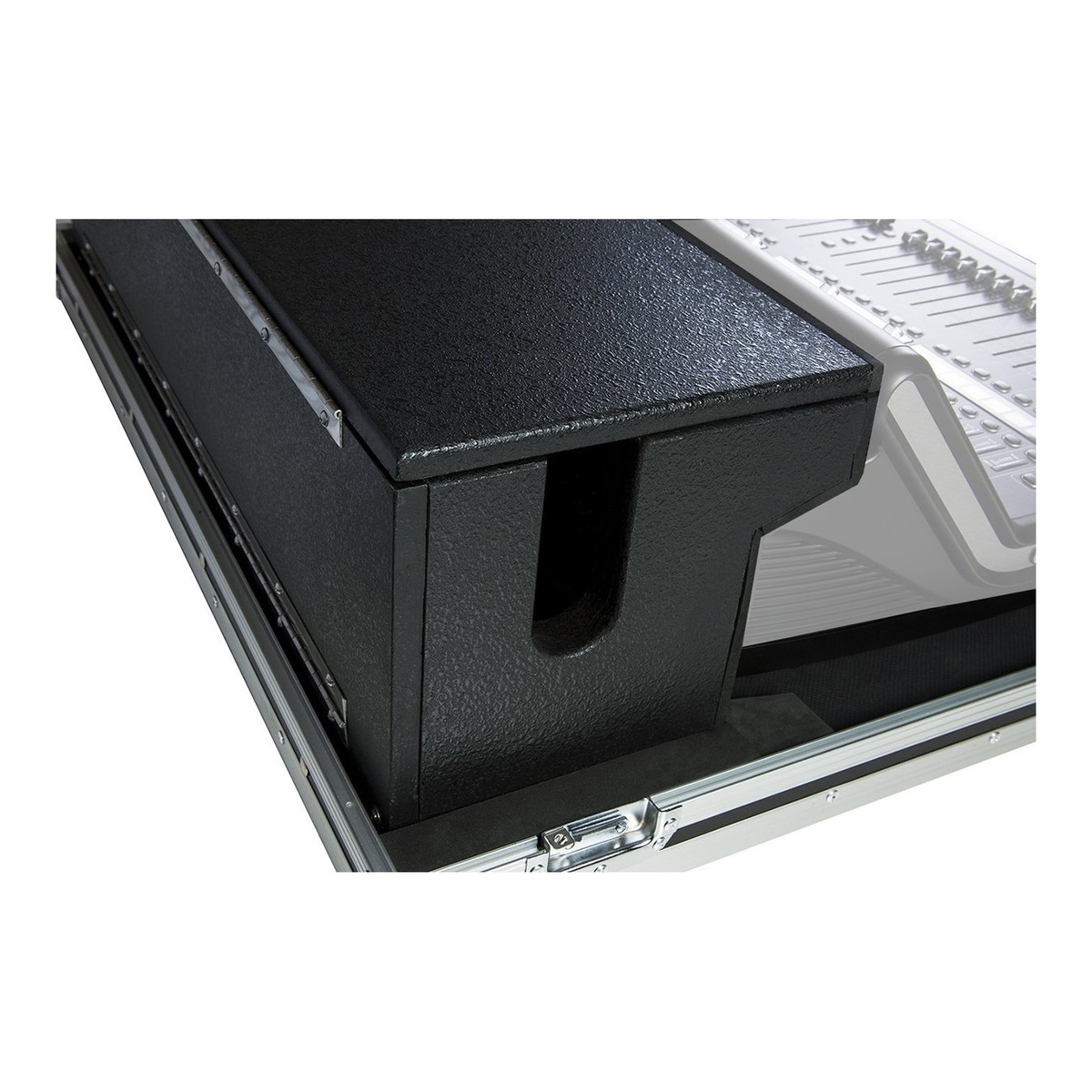 gator-g-tour-m32-road-case-for-midas-m32-large-format-mixer_6878d0aa9cf14.jpg