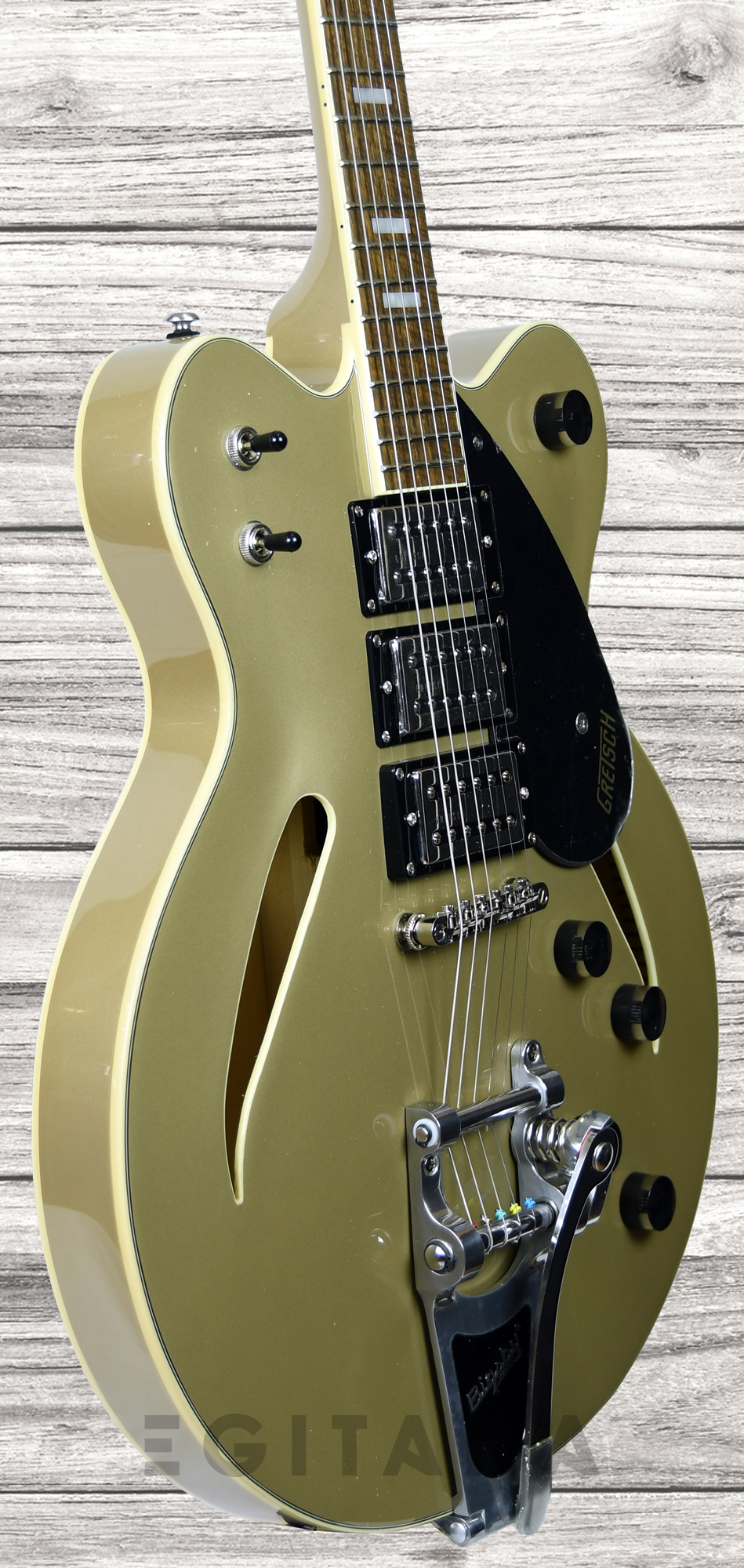 gretsch-g2627t-limited-edition-streamliner-cb-double-cut-bigsby-shoreline-gold_6141be7854896.jpg