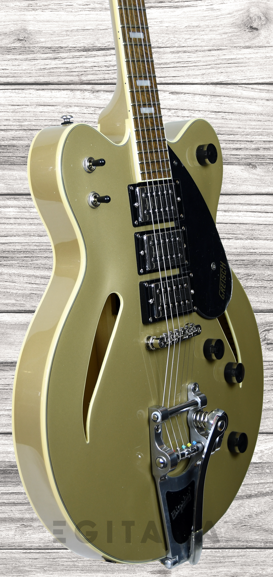 gretsch-g2627t-limited-edition-streamliner-cb-double-cut-bigsby-shoreline-gold_6141be7854896.png