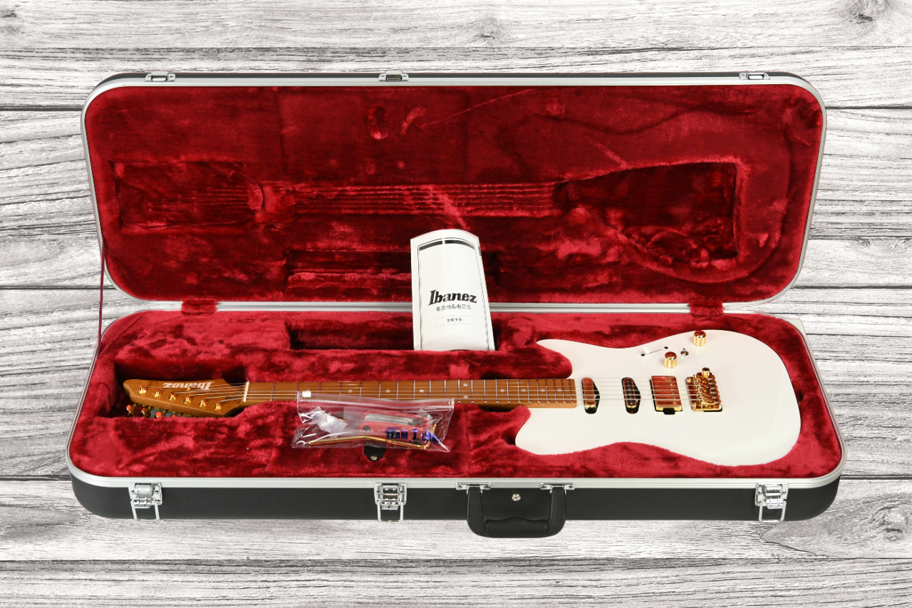 ibanez-lb1wh-lari-basilio-w-case_65ba80c80c8b5.png