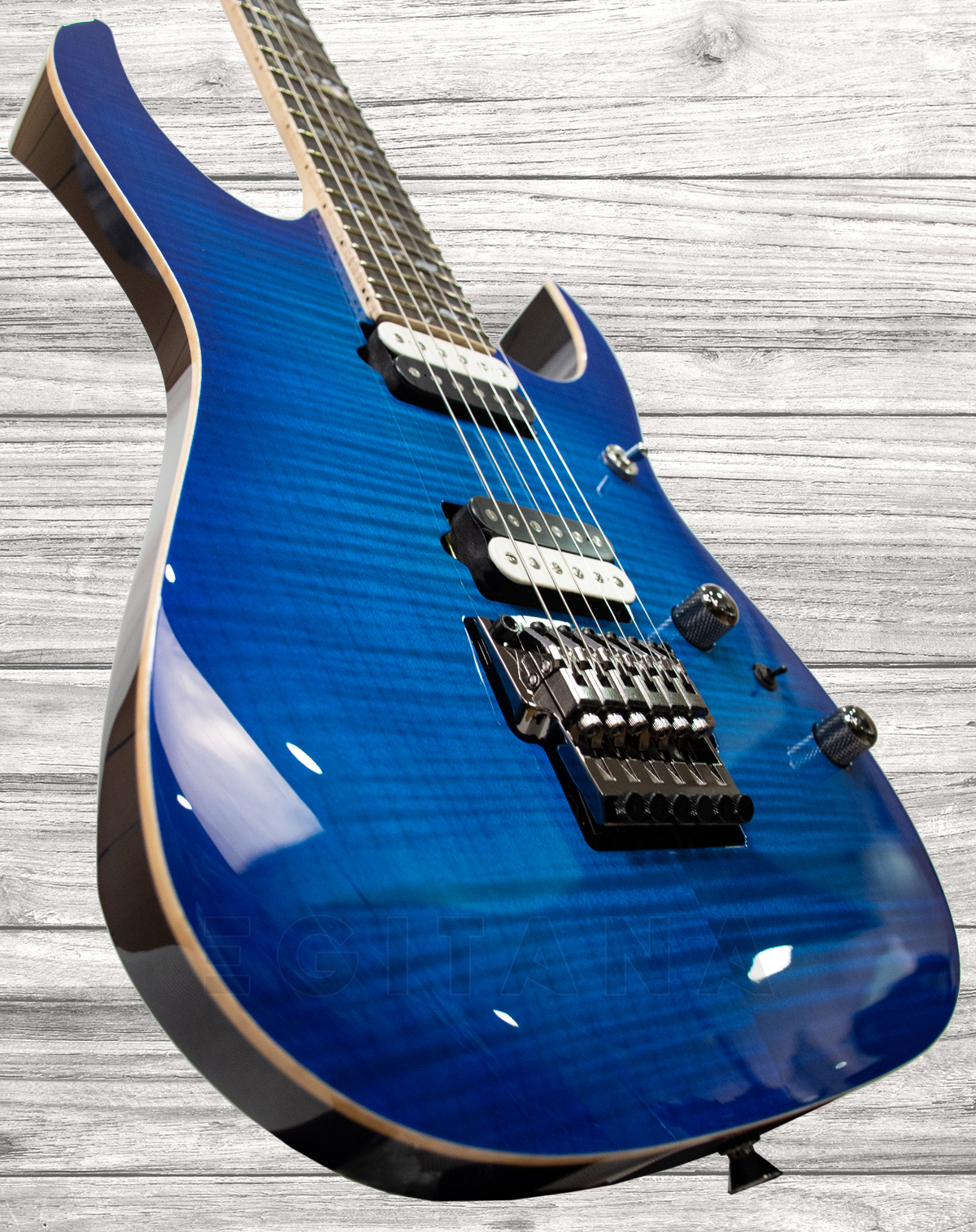 ibanez-rg8520-jcustom_5f21573f4c6e1.jpg