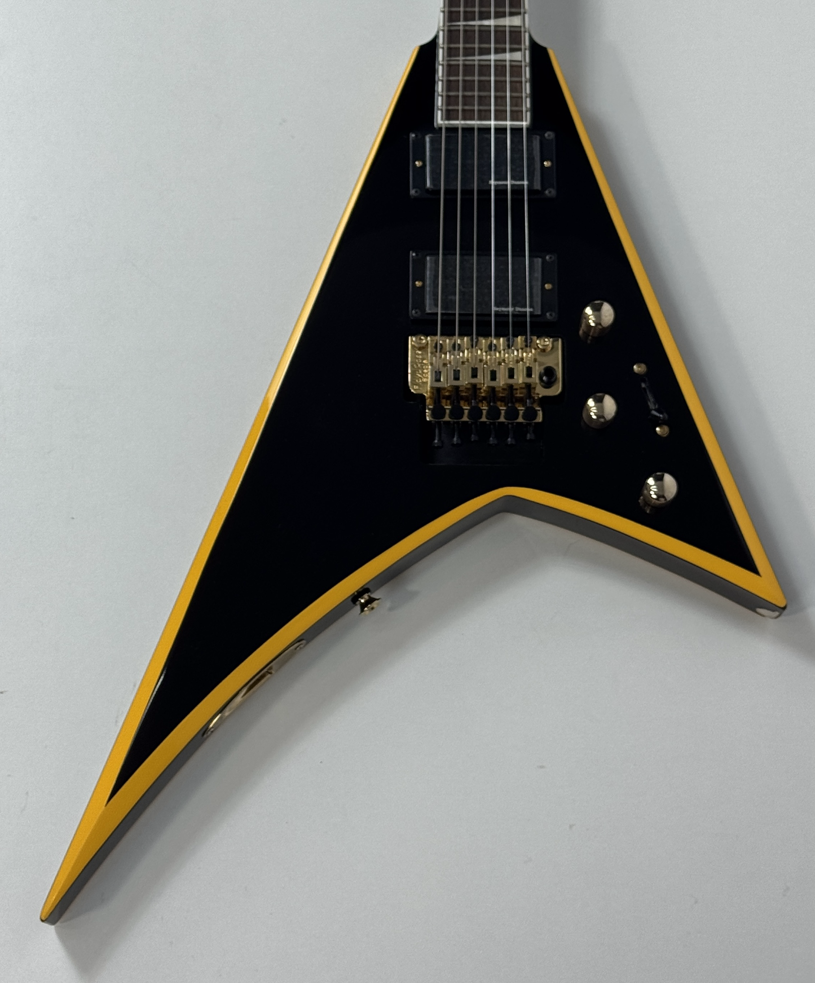 jackson-rrx24-black-w-yellow-bevels-b-stock_681109f67f4b4.png