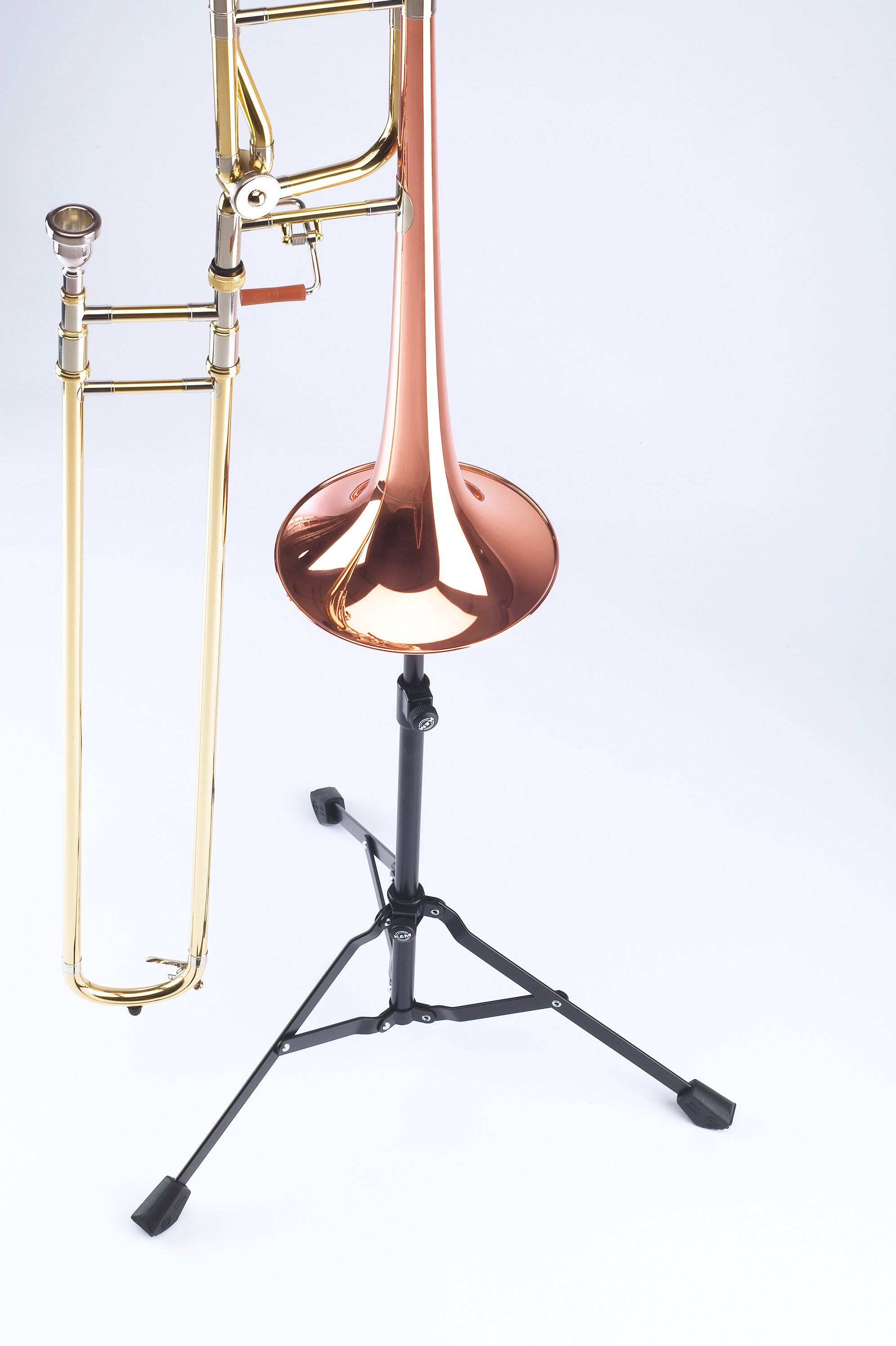 km-149-9-trombone-stand-black_68504e45da826.jpg