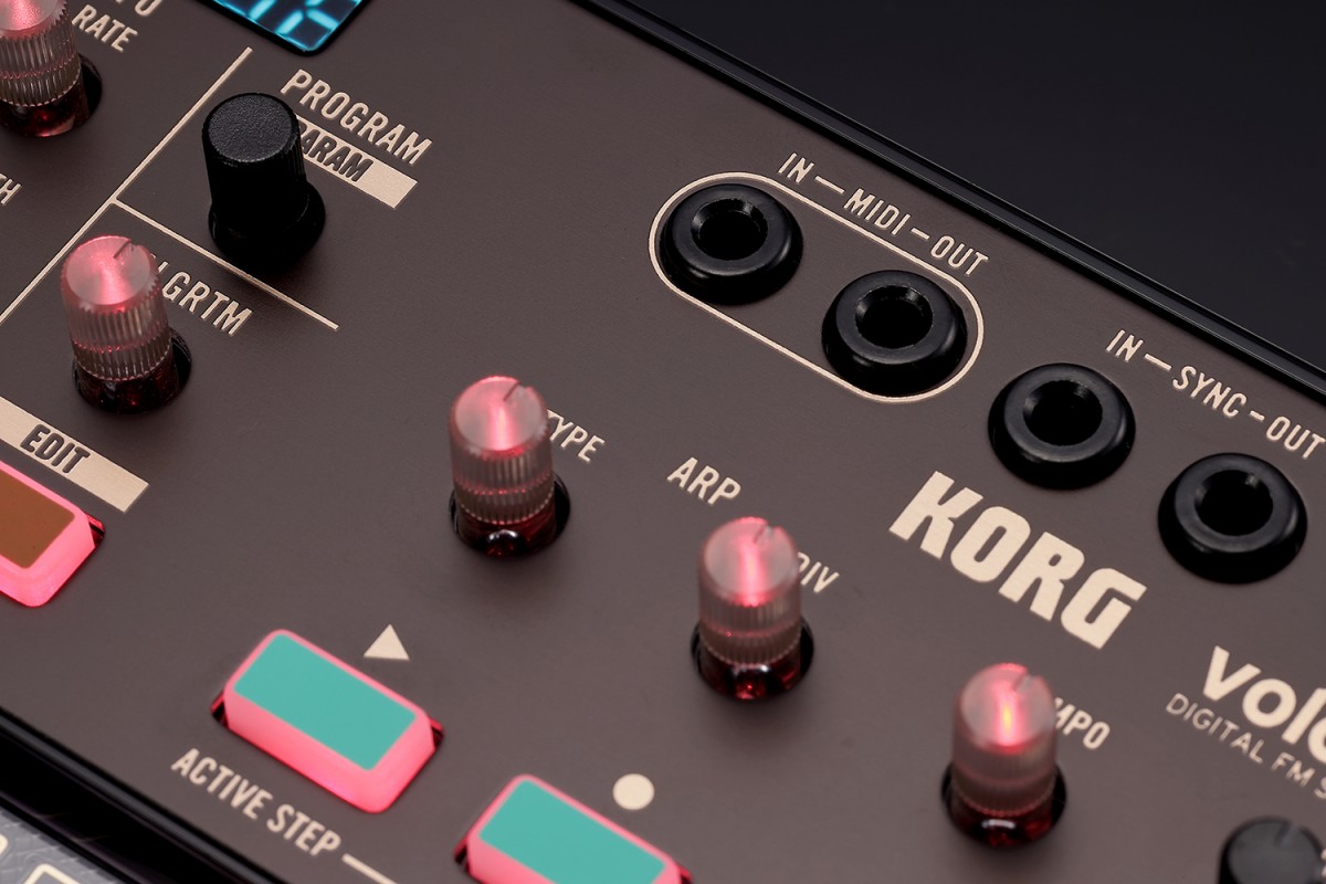 korg-volca-fm2_650ab33b1e586.jpg