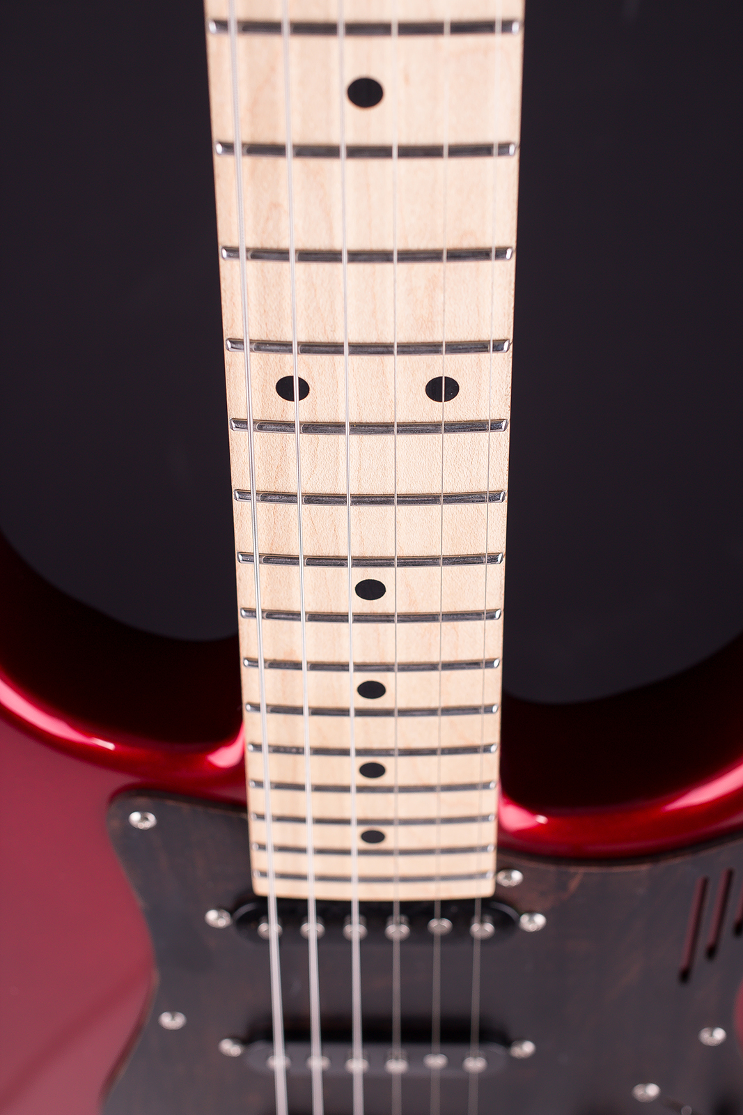 magneto-u-one-sonnet-standard-candy-red-maple-fb-with-gig-bag_68d66306d9322.jpg