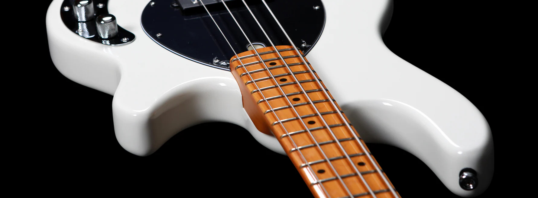marcus-miller-z3-5-antique-white_687fa4ecd5076.jpg