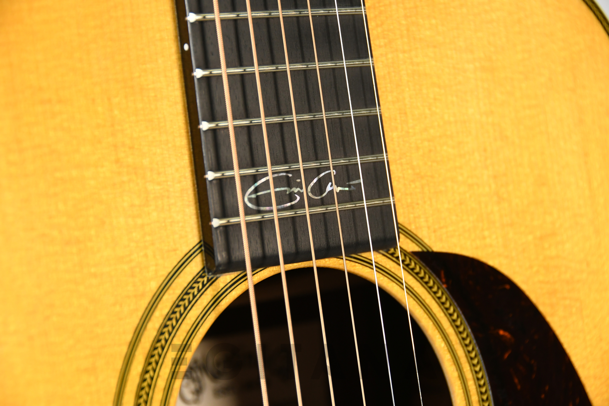 martin-000-28ec-eric-clapton-natural-com-estojo_636284354b9c5.jpg