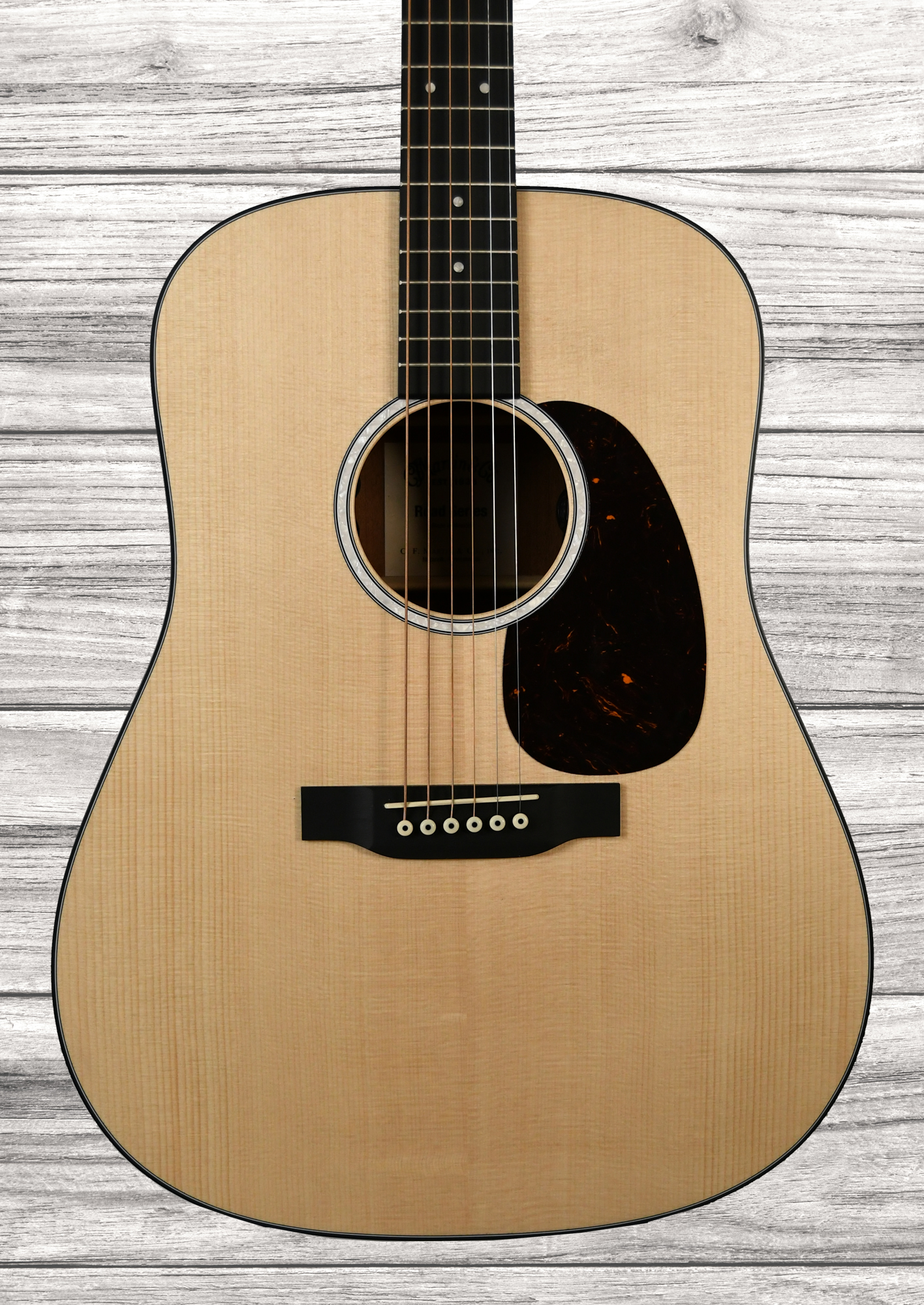 martin-dreadnought-10-a-e-road-series-abeto-sitka-sapele_637b7514372a3.jpg