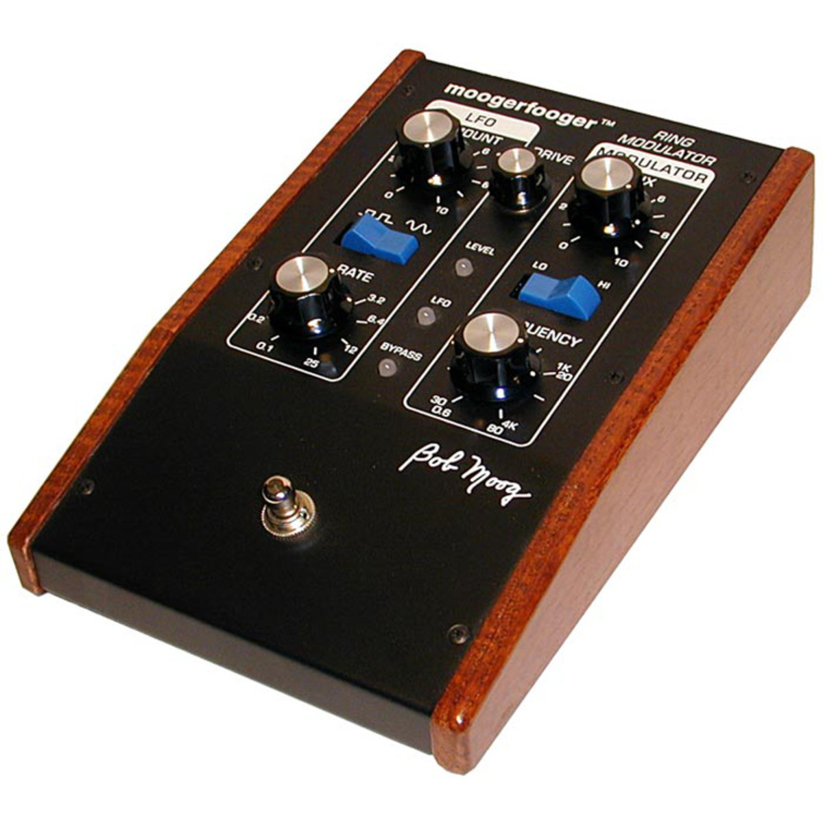 moog-mf-102_5bc5ccc9a1bb5.jpg