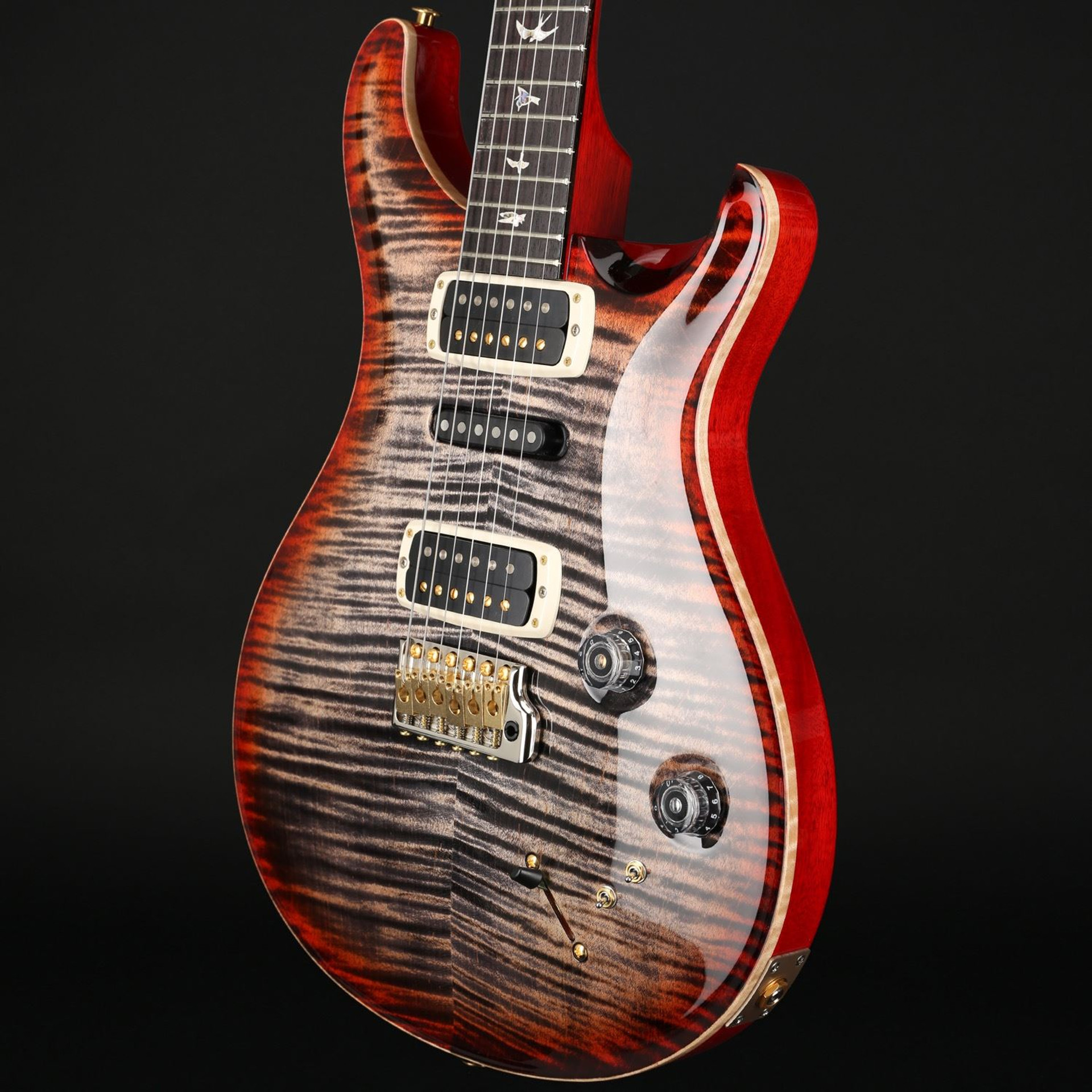 prs-modern-eagle-v-charcoal-cherry-burst_67d83b6e3c55f.jpg
