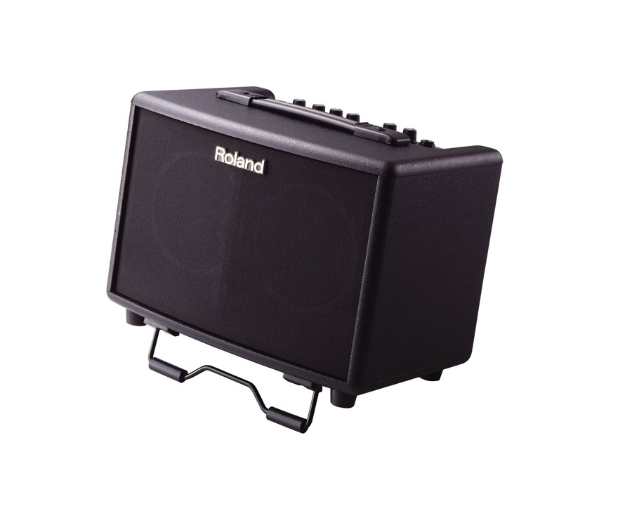 roland-ac-33_59674fb60a844.jpg