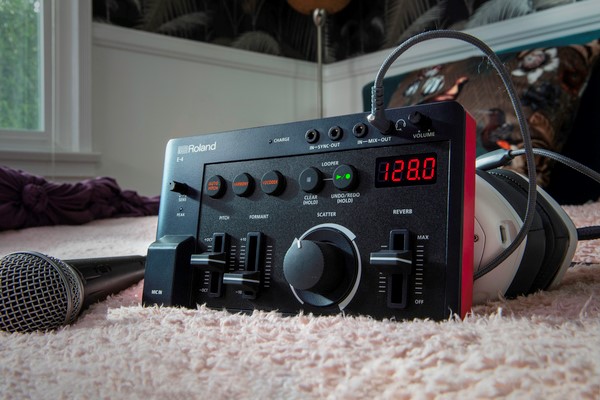 roland-e-4-processador-de-voz-aira-compact_62b1da9581fce.jpg