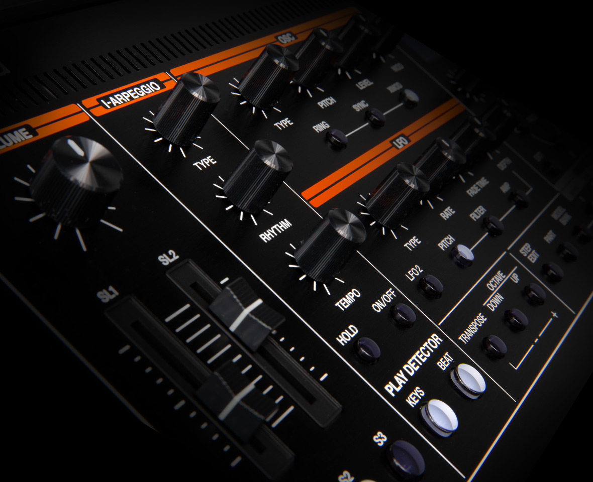 roland-jupiter-xm-sintetizador-zen-core-zenology-musica-eletronica-caixa-de-ritmos-daw-computador-plug-in-software-jupiter-8-juno-106-e-sh-101_602cfd643d980.jpg