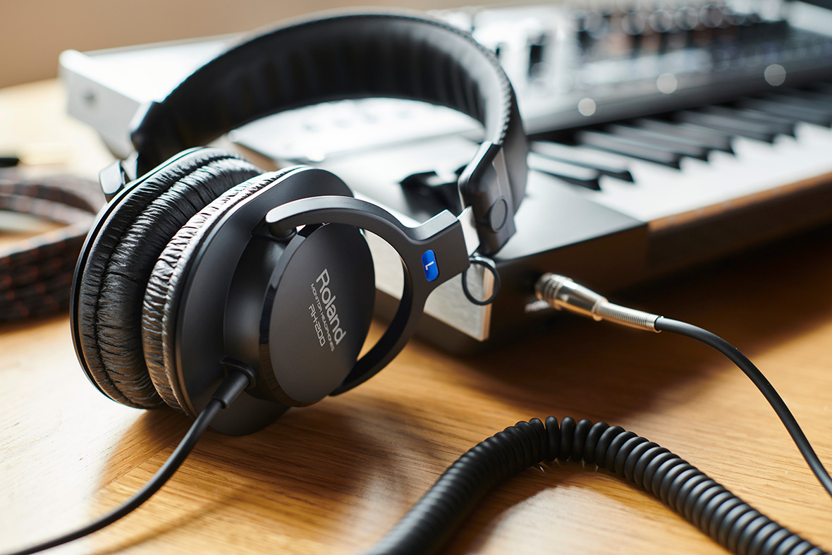 roland-rh-200-auscultadores-profissionais-estudio-guitarra-bateria-pianos-sintetizadores_610920d46763b.jpg