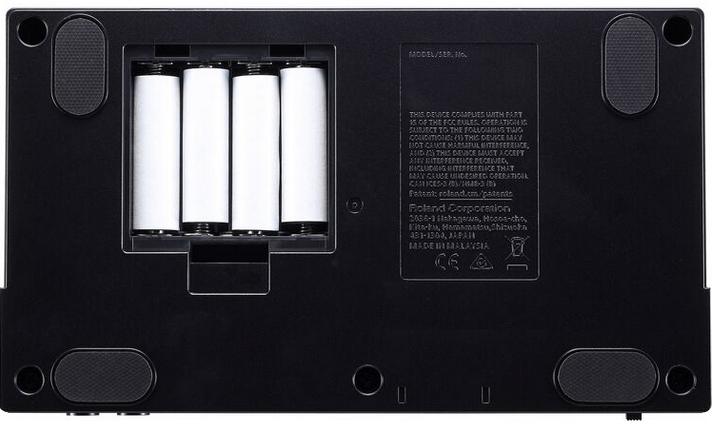 roland-tr-6s-compartimento-das-pilhas_63ef84e36f728.jpg