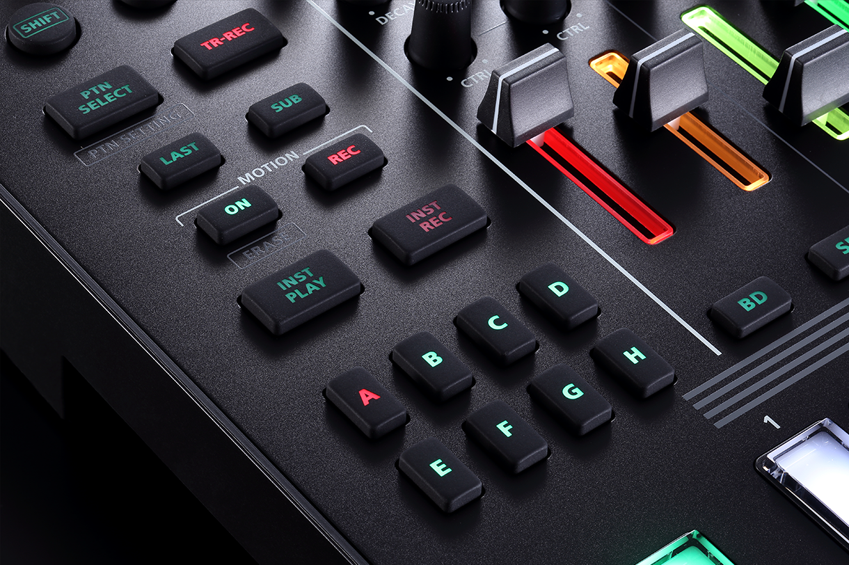 roland-tr-8s_5f102b00bfd87.png