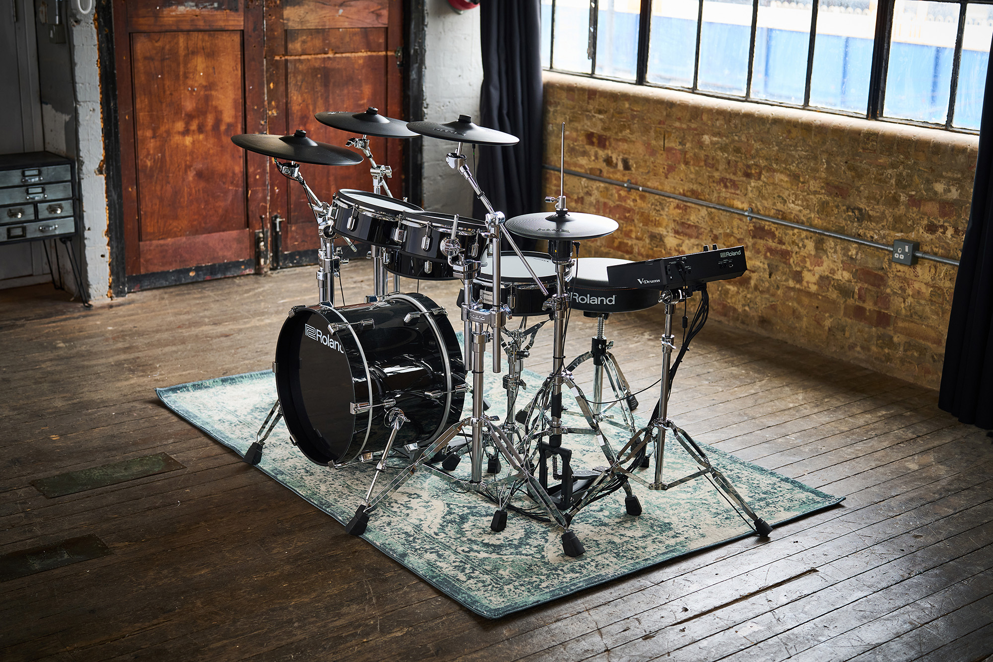 roland-vad316-v-drums-acoustic-design_68e778a0ef974.jpg