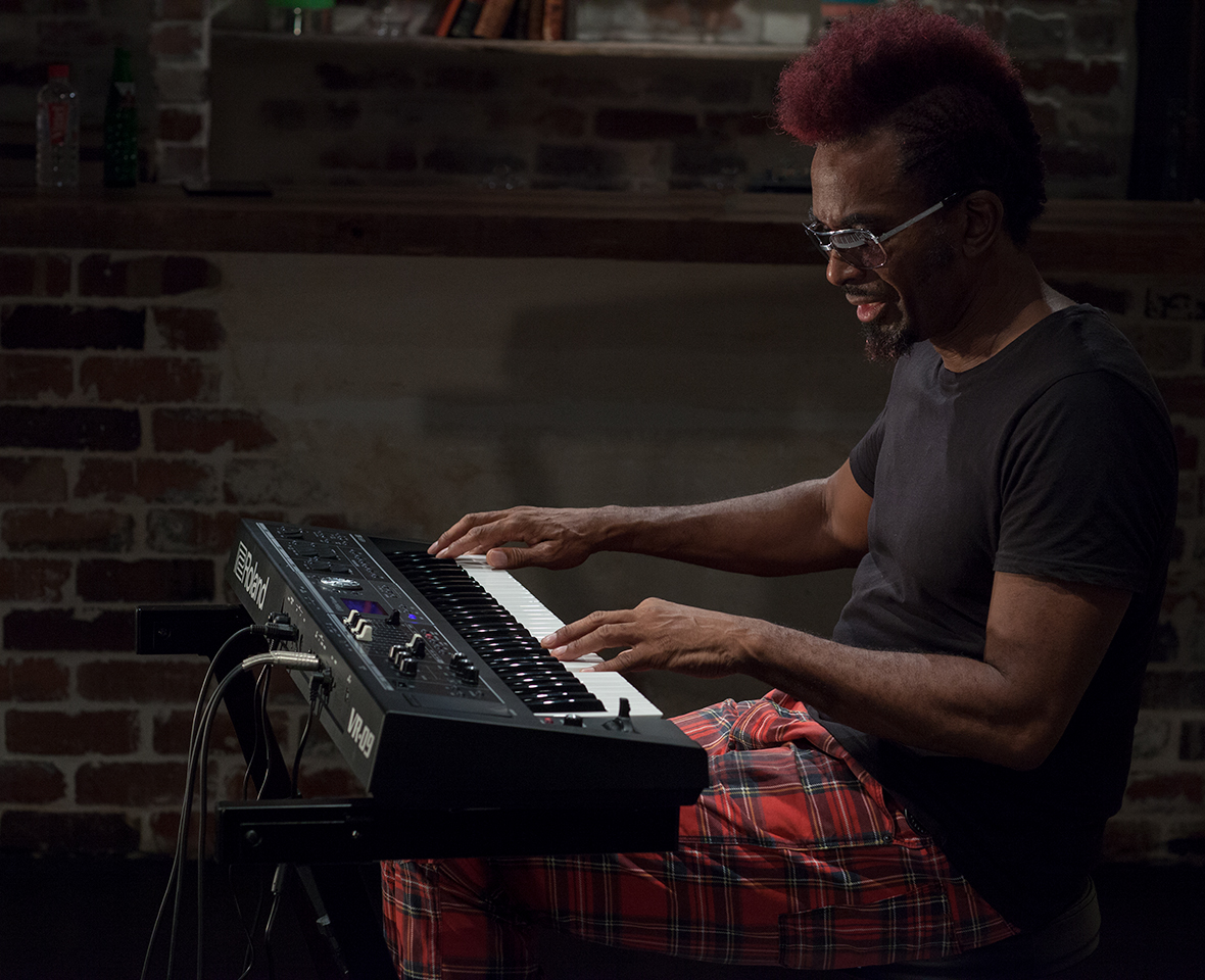 roland-vr-09-v-combo-sintetizador-orgao-piano_604b529ff116f.jpg