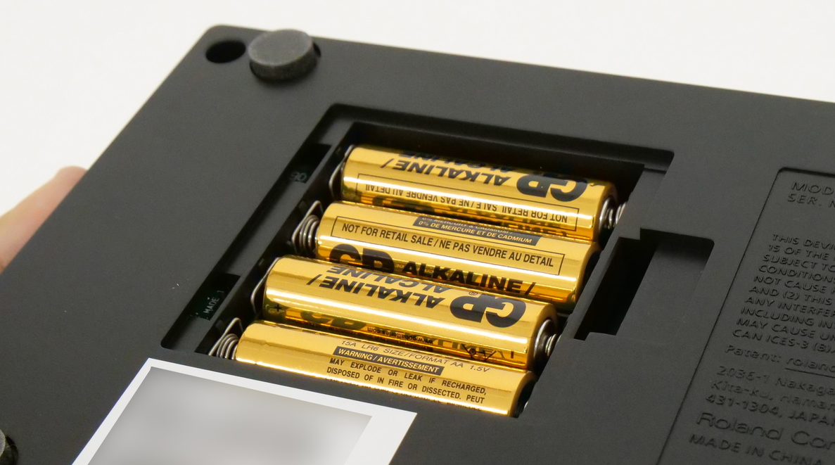roland-vt-4-compartimento-das-pilhas_627d4196abaf5.png