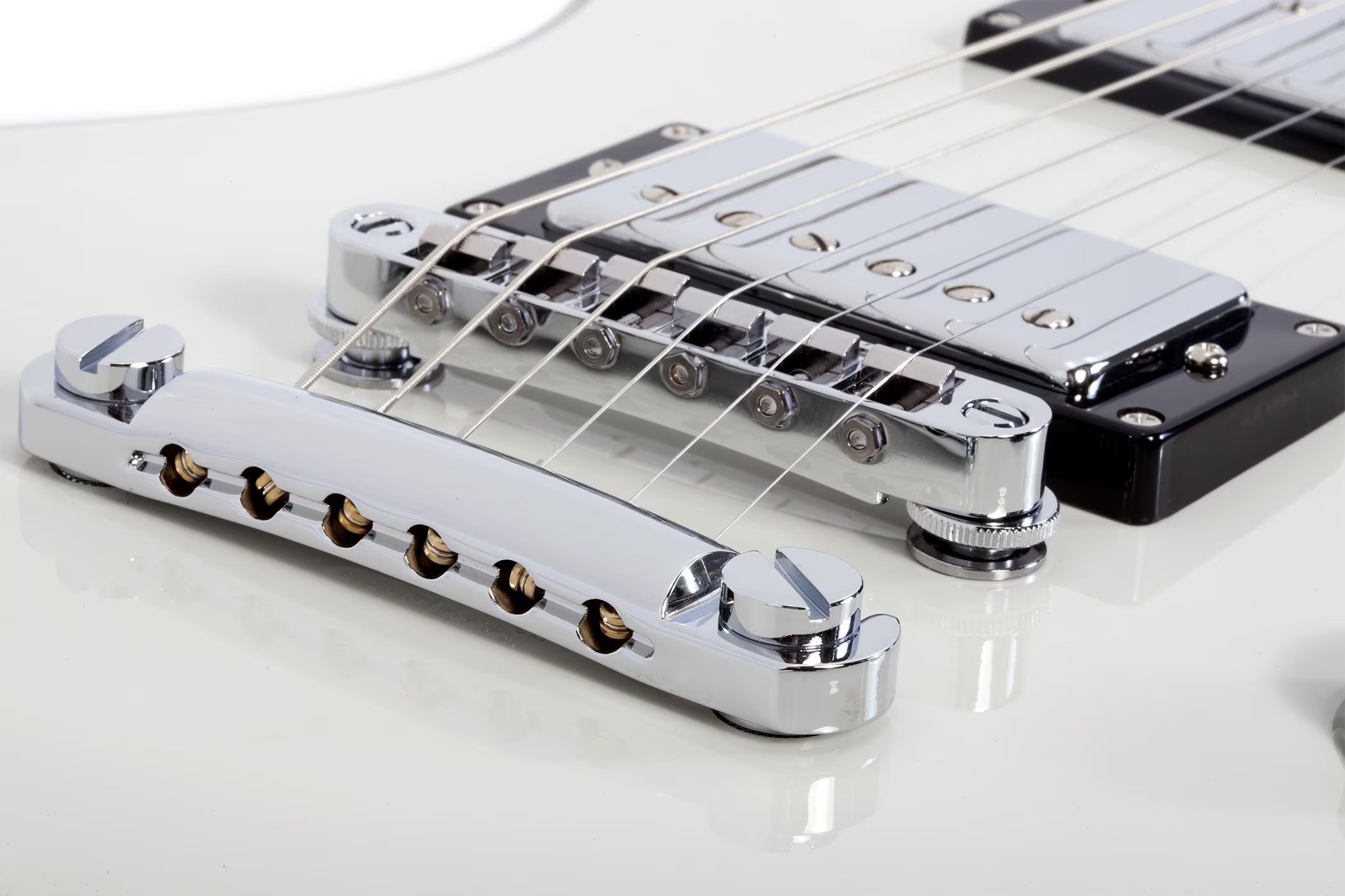 schecter-tempest-custom-vintage-white_66df1344bd11a.jpg