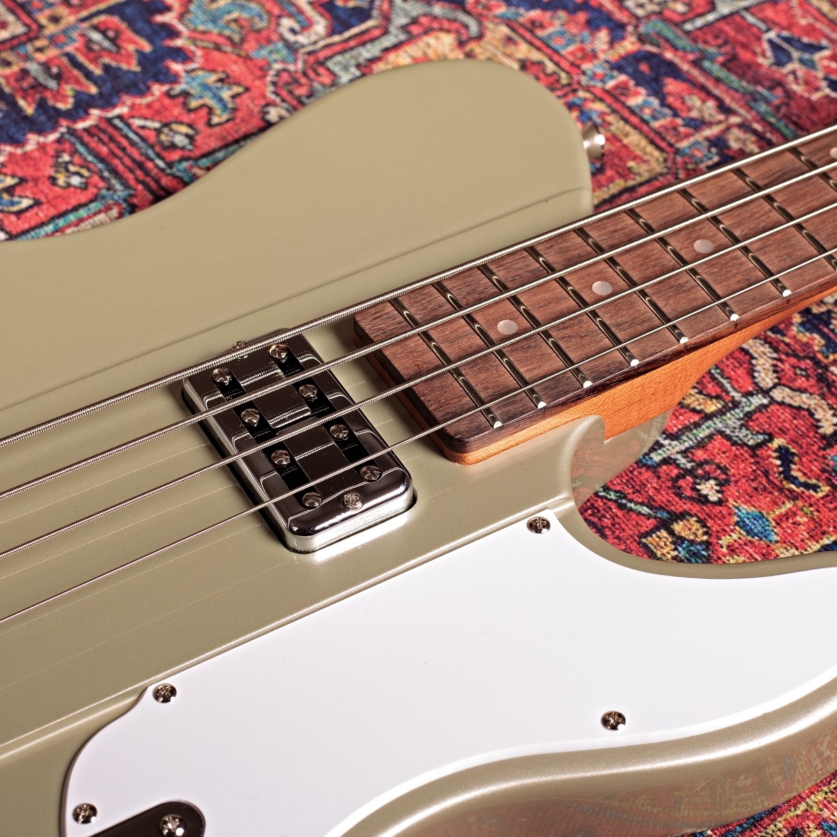 shergold-telstar-standard-bass-sbt14-champagne-gold-gloss_6915c9a58f290.jpg