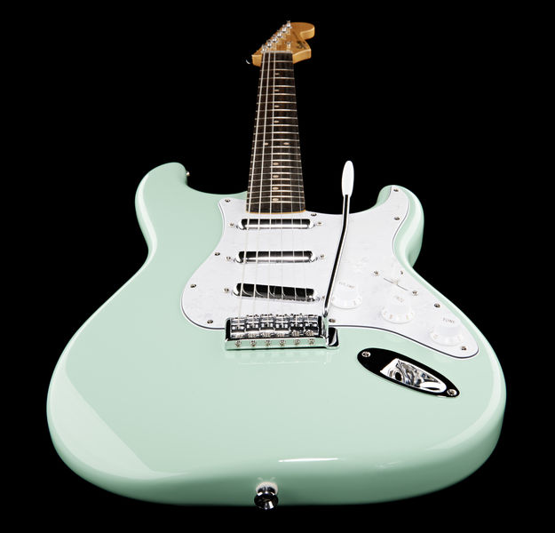 squier-squier-vintage-modified-surf-stratocaster-surf-green_55fadad301de7.jpg