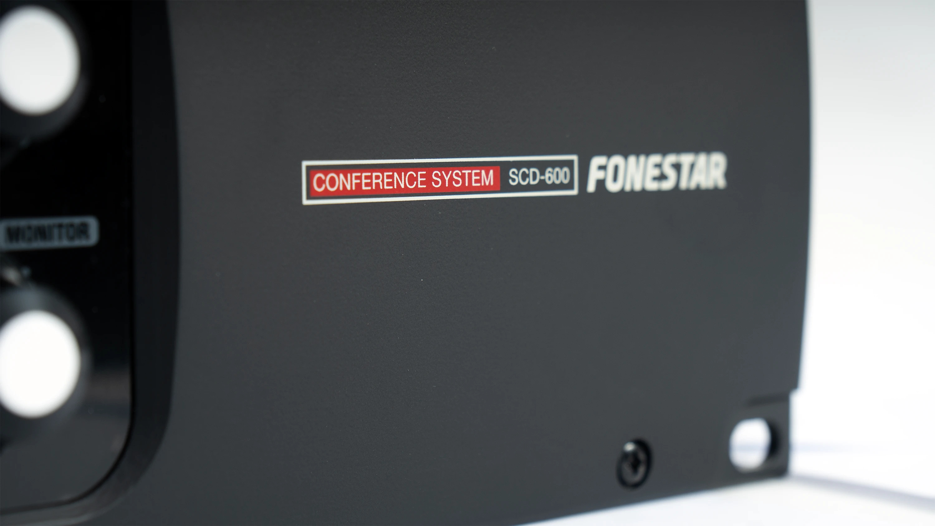 unidade-de-controlo-para-sistema-de-conferencias-digital-scd-600_6a5f954e72d7f.jpg