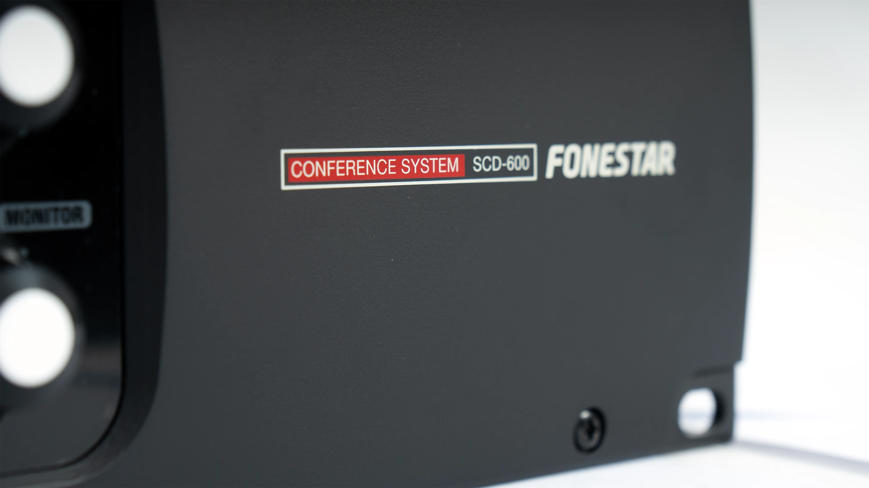 unidade-de-controlo-para-sistema-de-conferencias-digital-scd-600_6a5f954e72d7f.tif