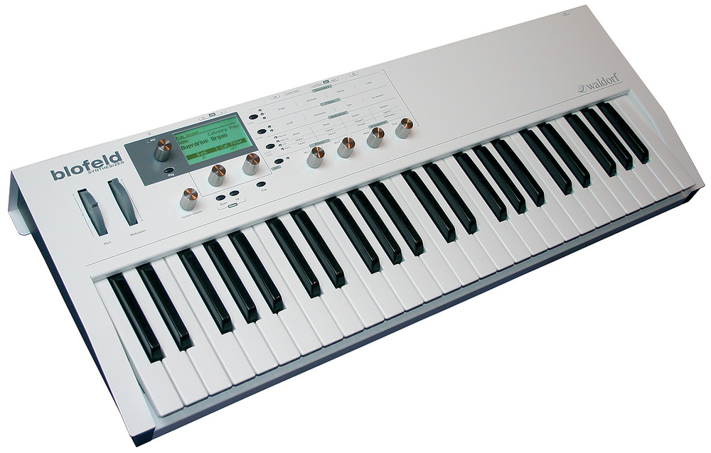 waldorf-blofeld-keyboard-white_612e1ecd25a27.jpg