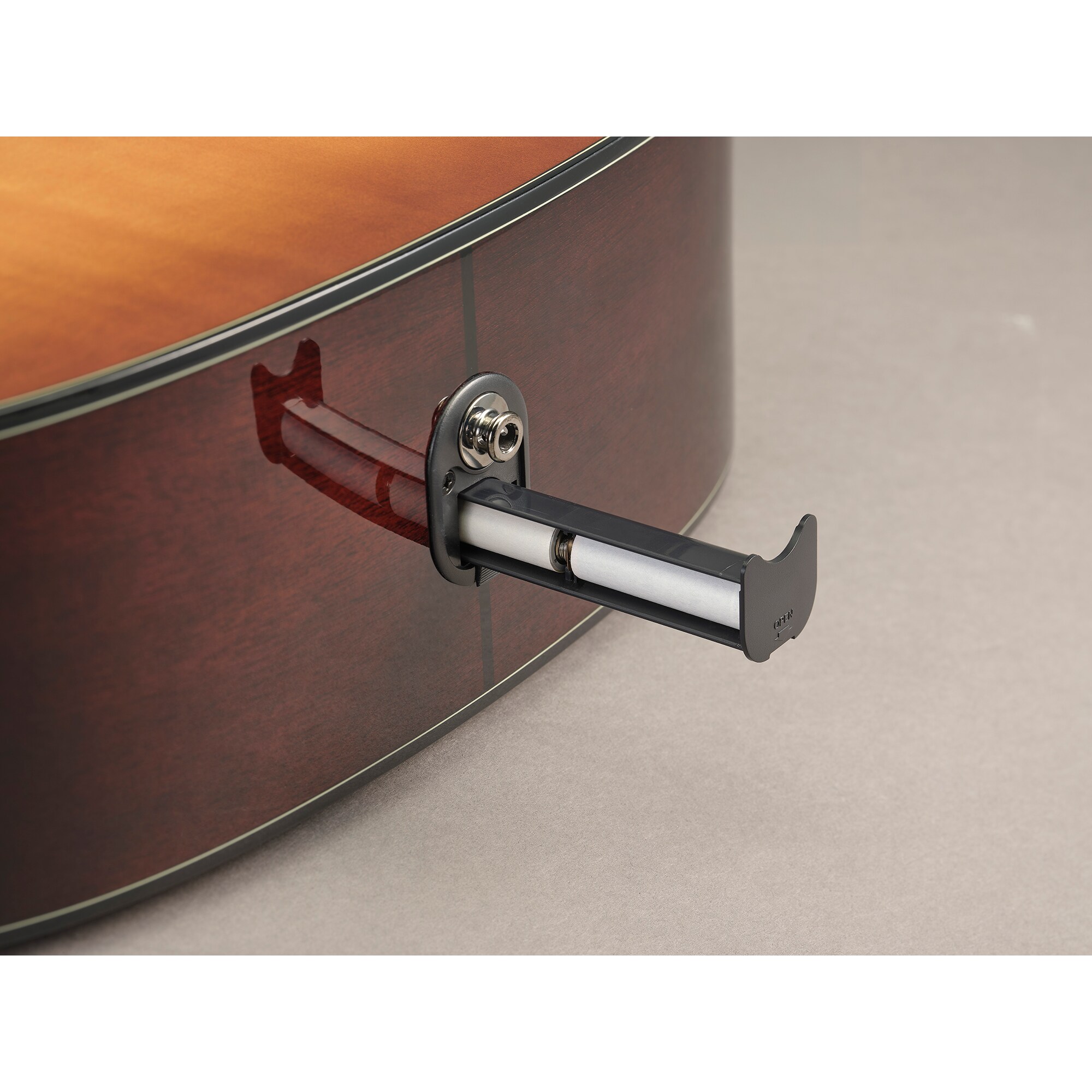 yamaha-tag1-e-translucent-black_6a22a925129a2.jpg