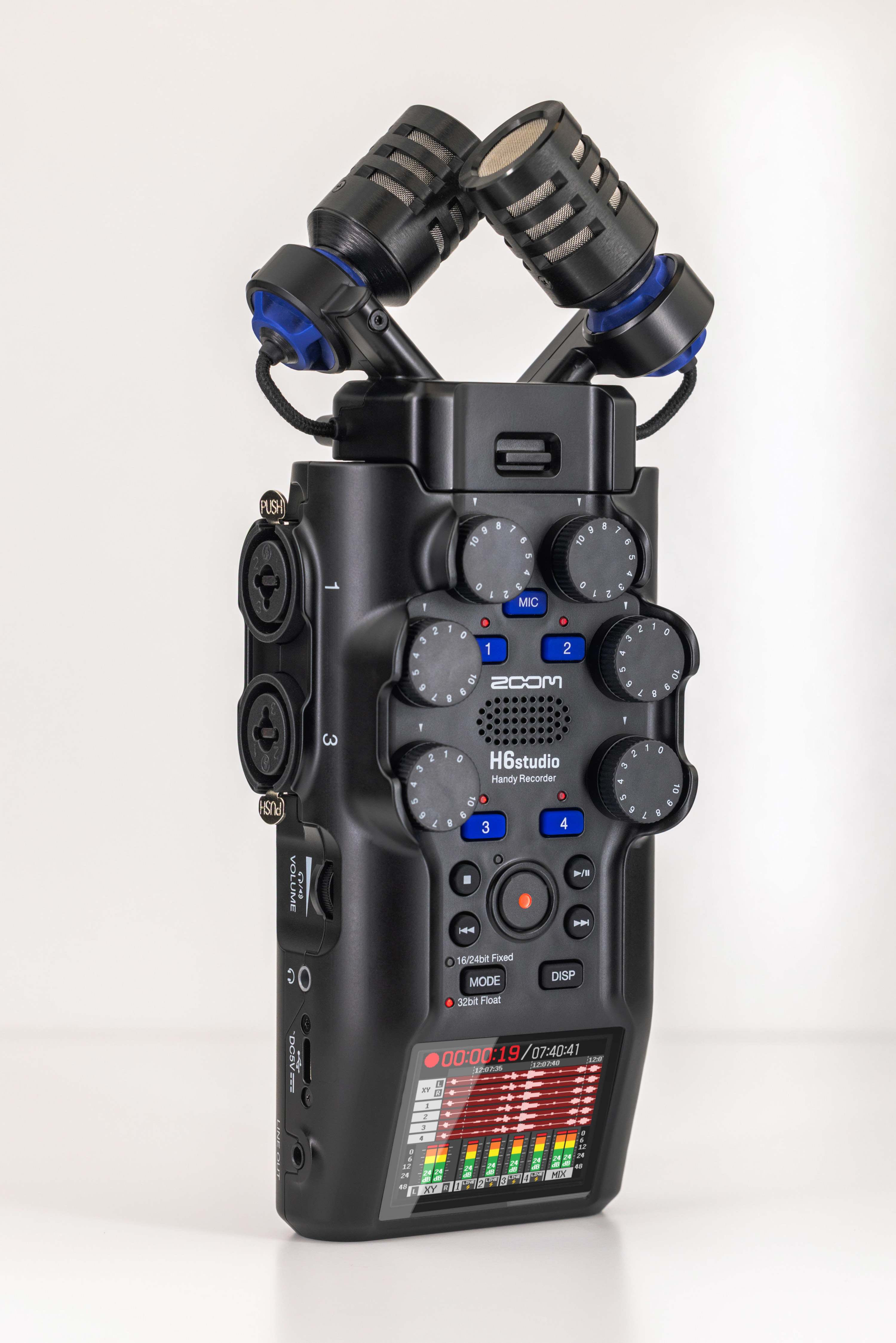 zoom-h6studio-gravador-portatil-de-6-pistas-32-bit-float-usb-preto_69e34cbd34397.jpg